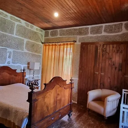 Nyaraló Moradia No Geres - O Africanista